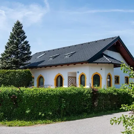 Feriehus Ganzes Haus Mit Viel Platz Fuer Familie Und Freunde Klagenfurt am Woerthersee